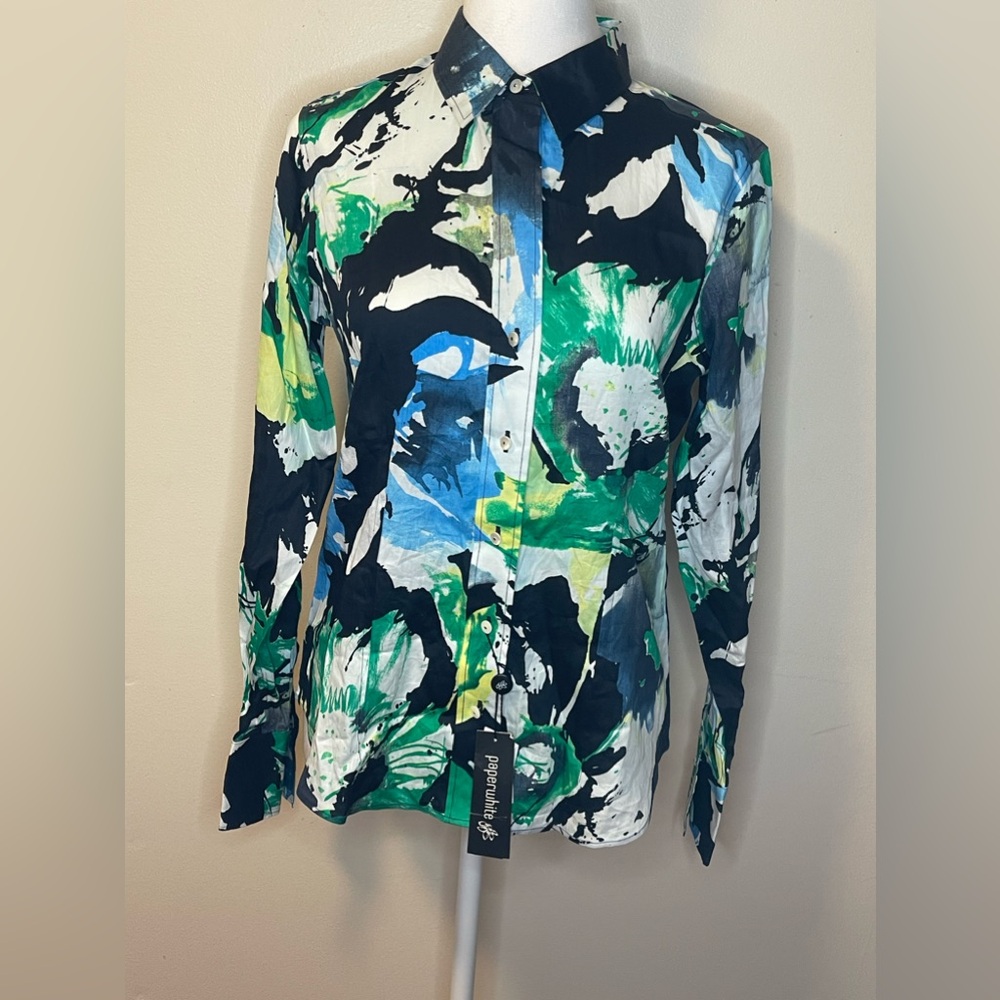 - Paperwhite Women’s Long Sleeve Button-Up Blouse Size 04